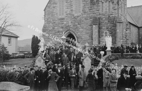 PARISH CHURCH WITH SUNDAY CONGREGATION